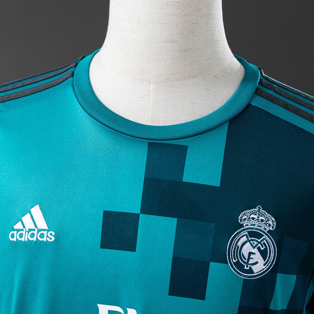 Retro Real Madrid 17/18 Third away S-XXL - Image 6