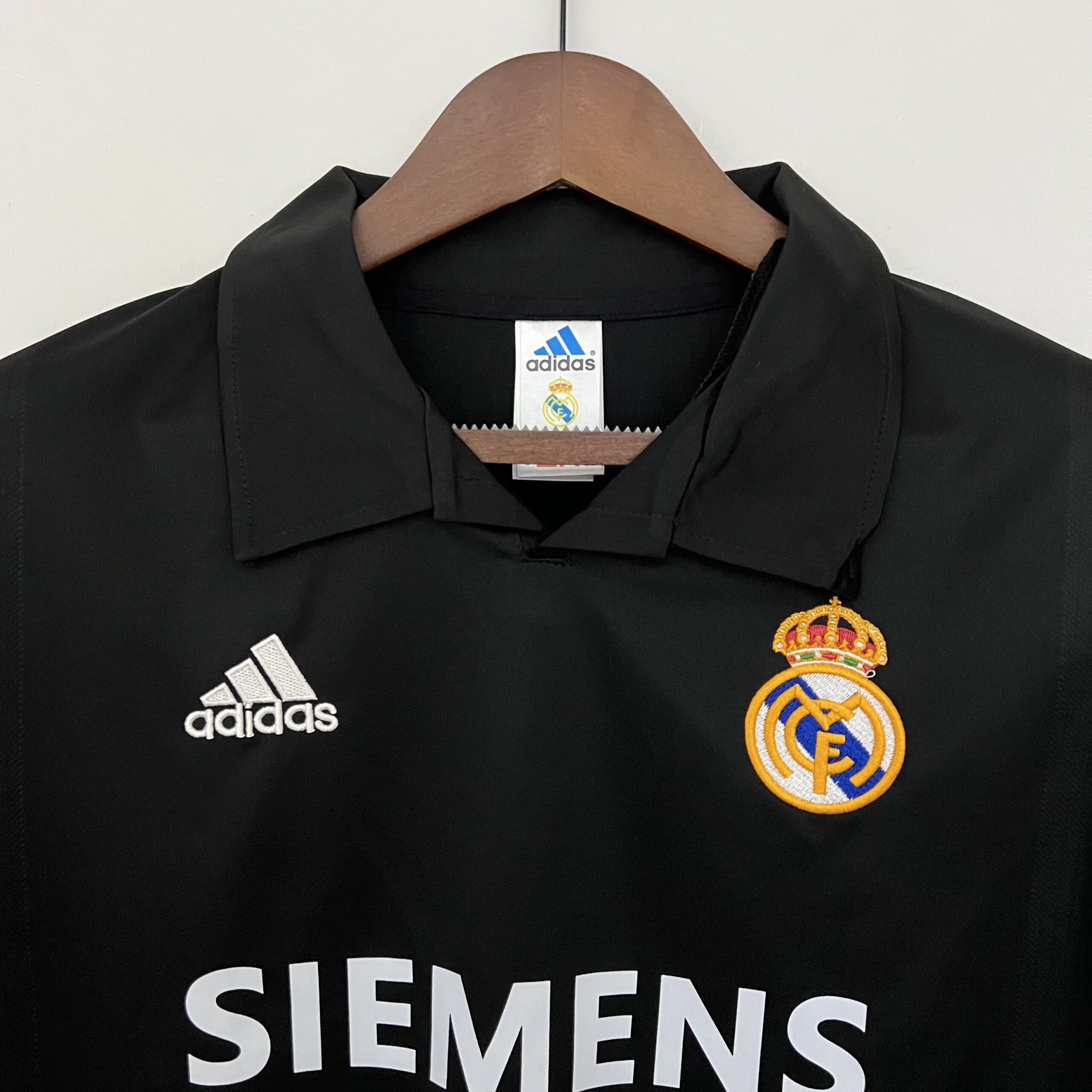 Retro Real Madrid 02/03 Away S-XXL - Image 6