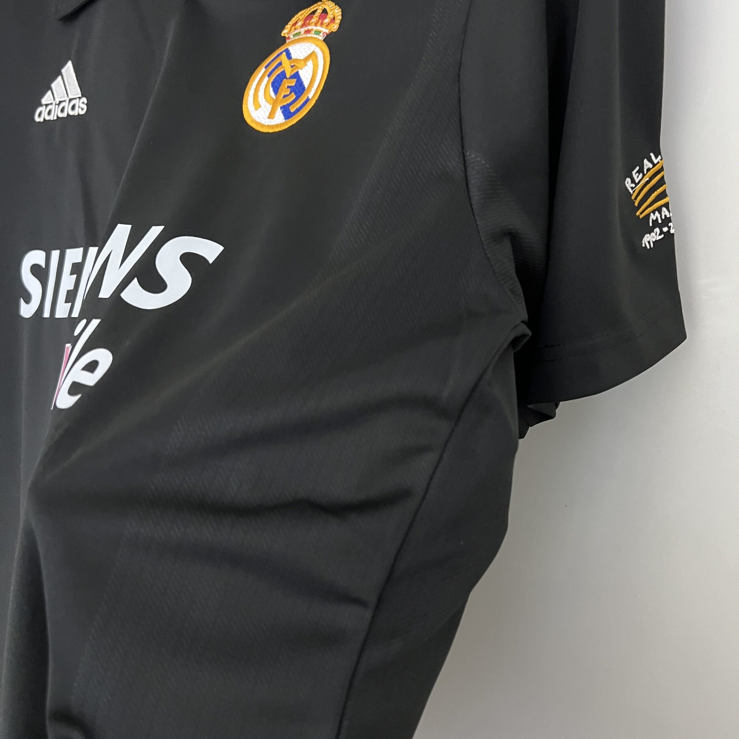 Retro Real Madrid 02/03 Away S-XXL - Image 3