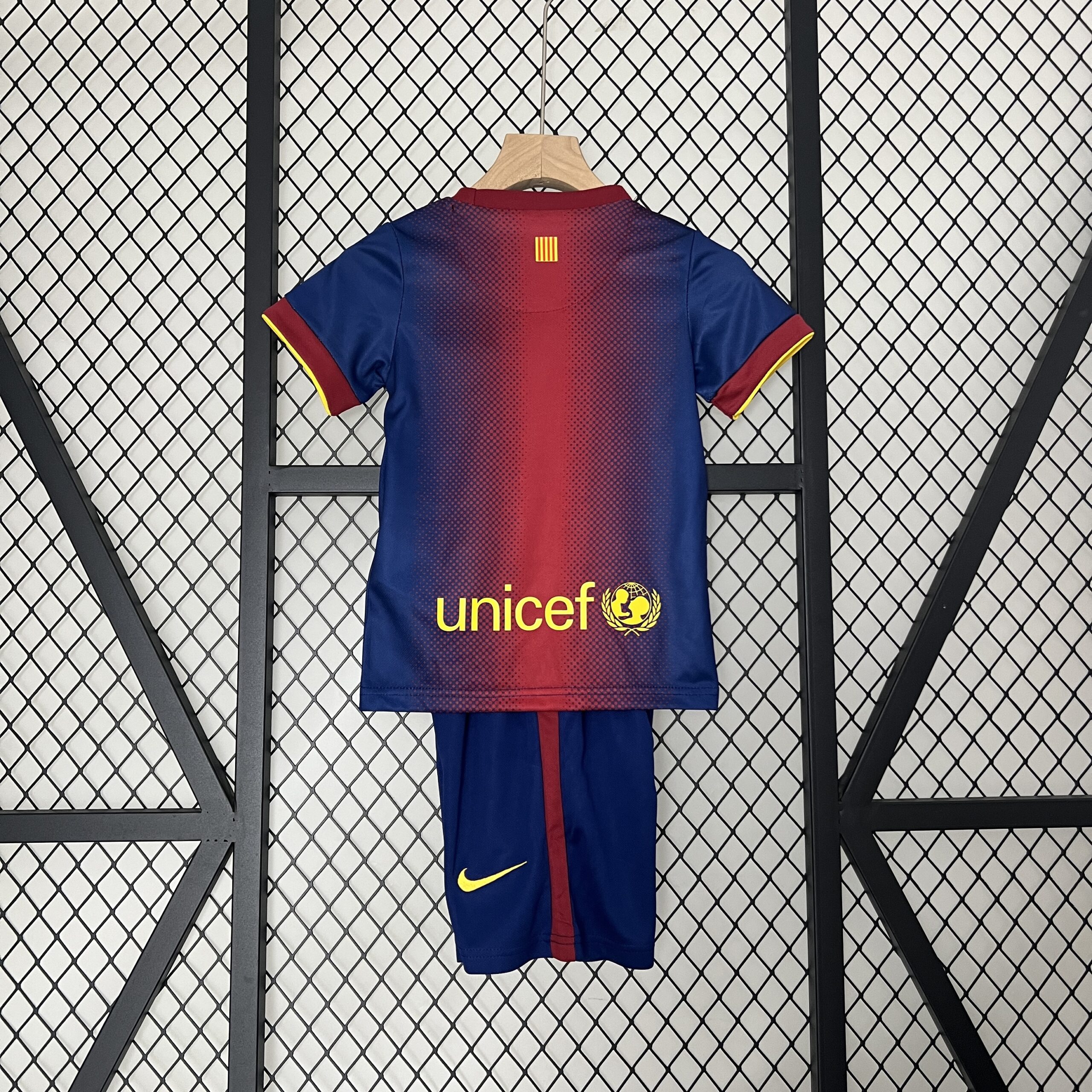 kids Barcelona12/13 home size: 16-28 - Image 3