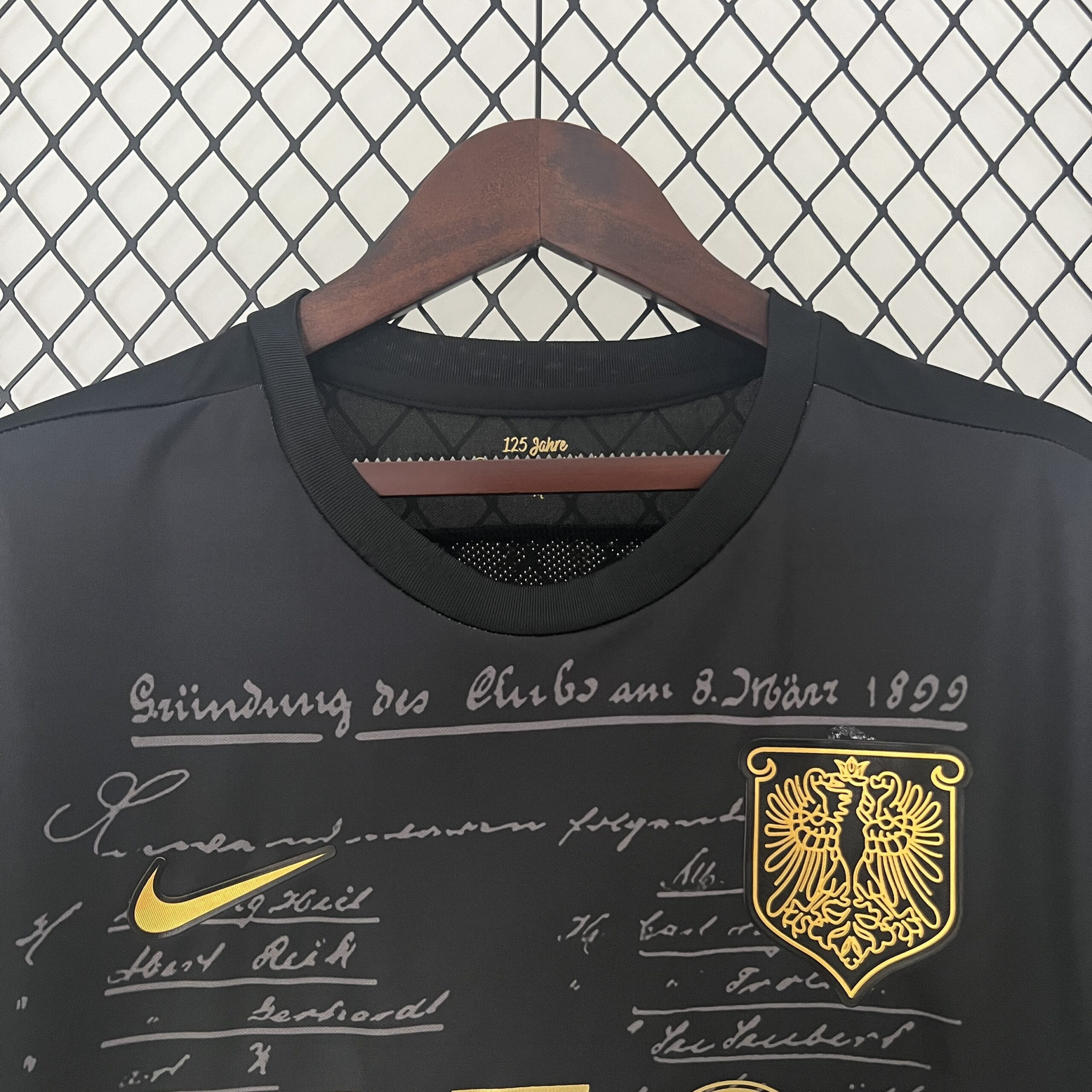 24/25 Frankfurt Special Edition S-XXL - Image 2