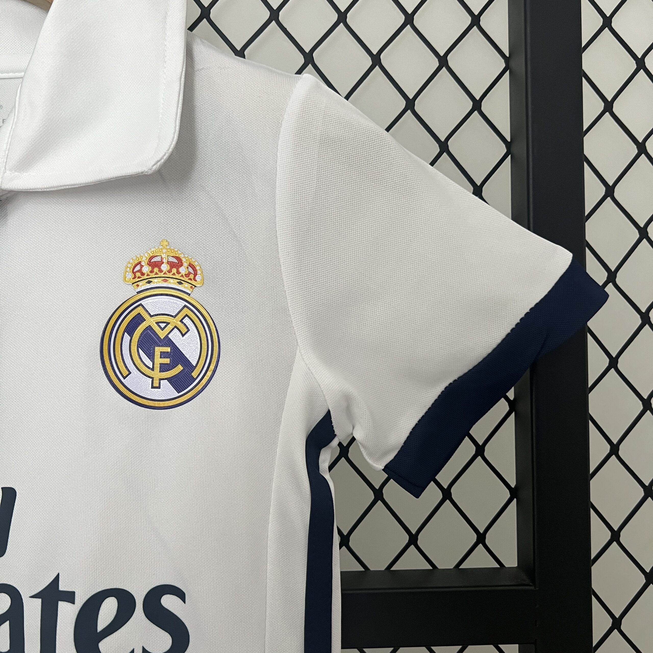 kids Real Madrid 16/17 home size: 16-28 - Image 8