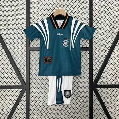 kids Germany 1996 home size: 16-28