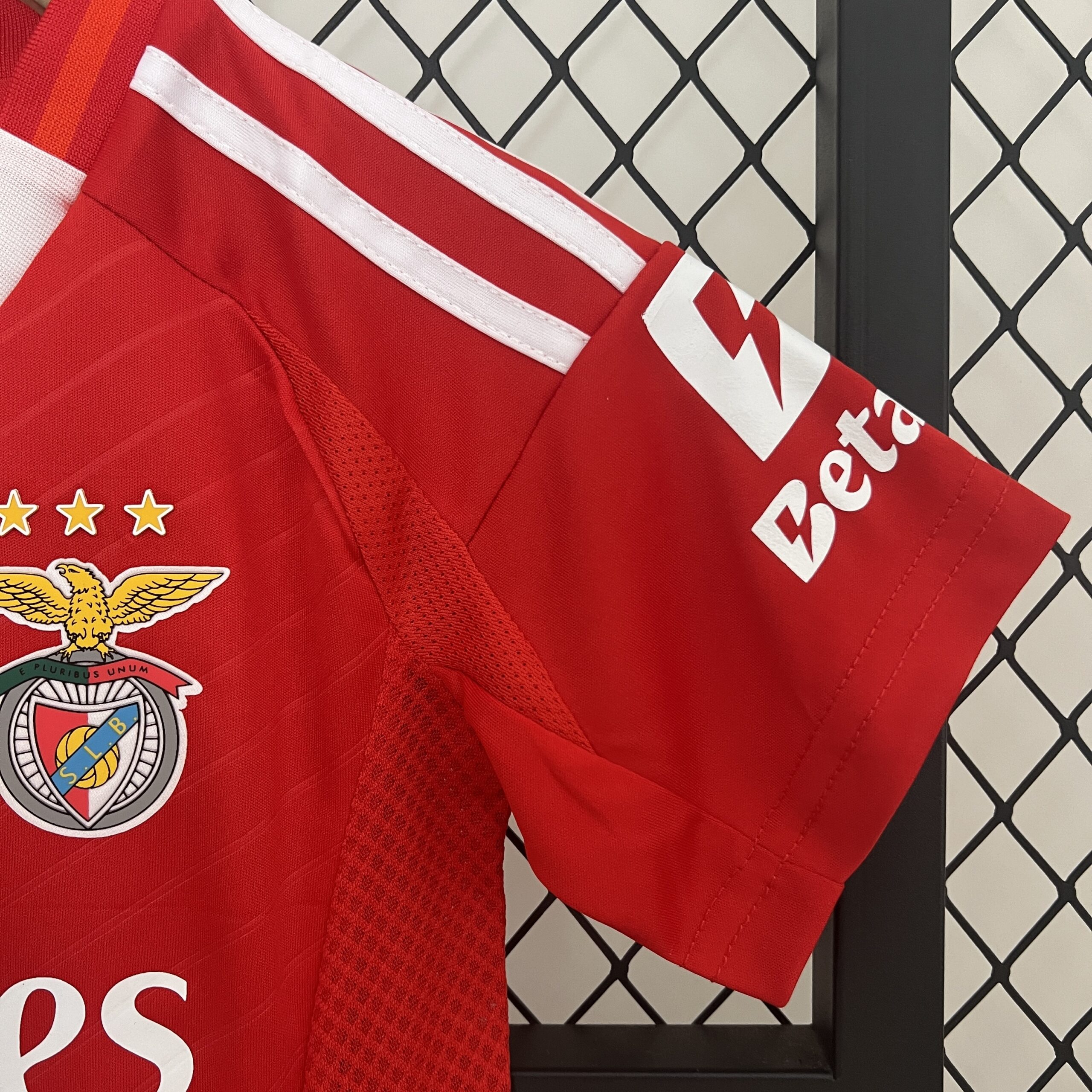 24/25 Kids Benfica Home Size: 16-28 - Image 8