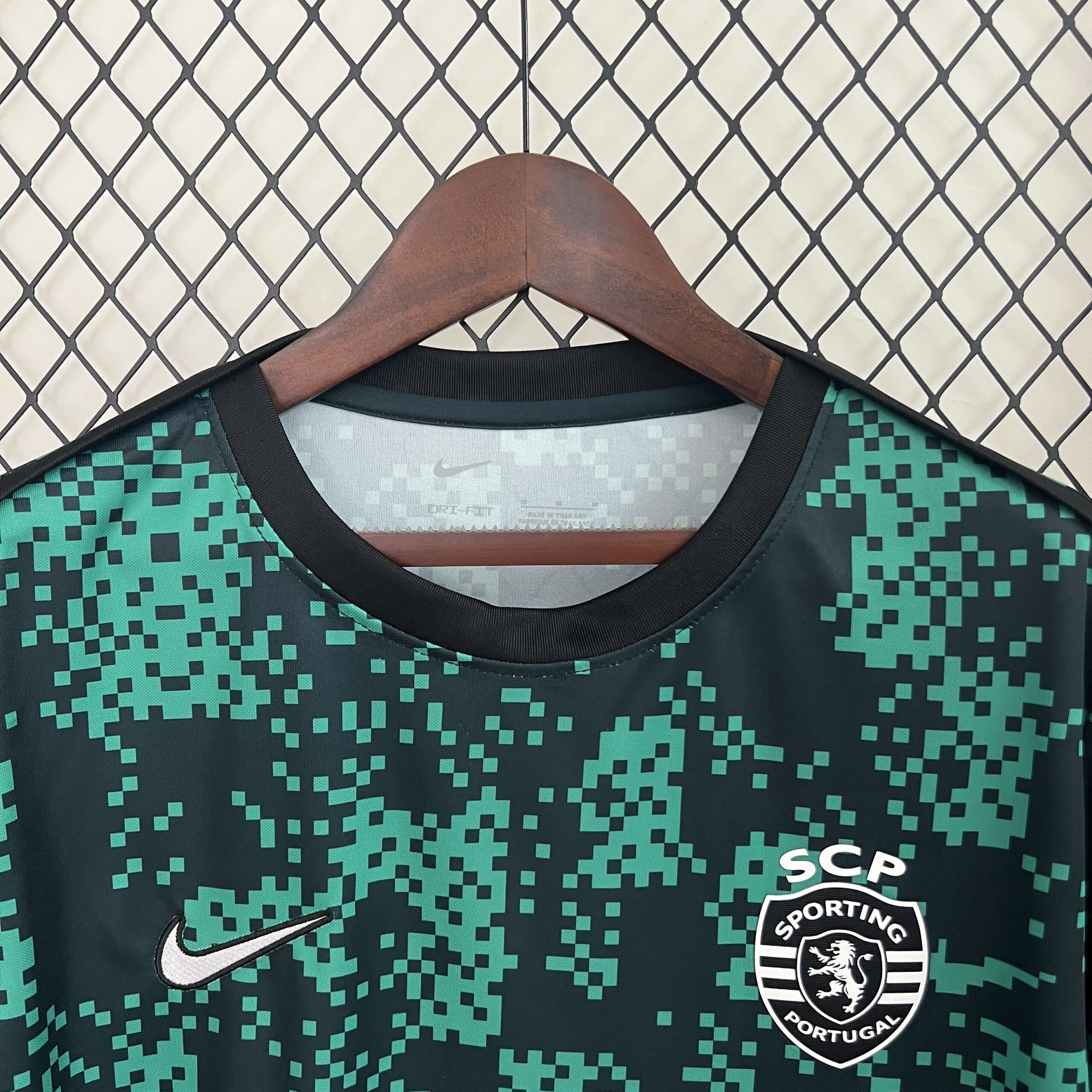 24/25 Sporting Lisbon Training Jersey S-4XL - Image 8