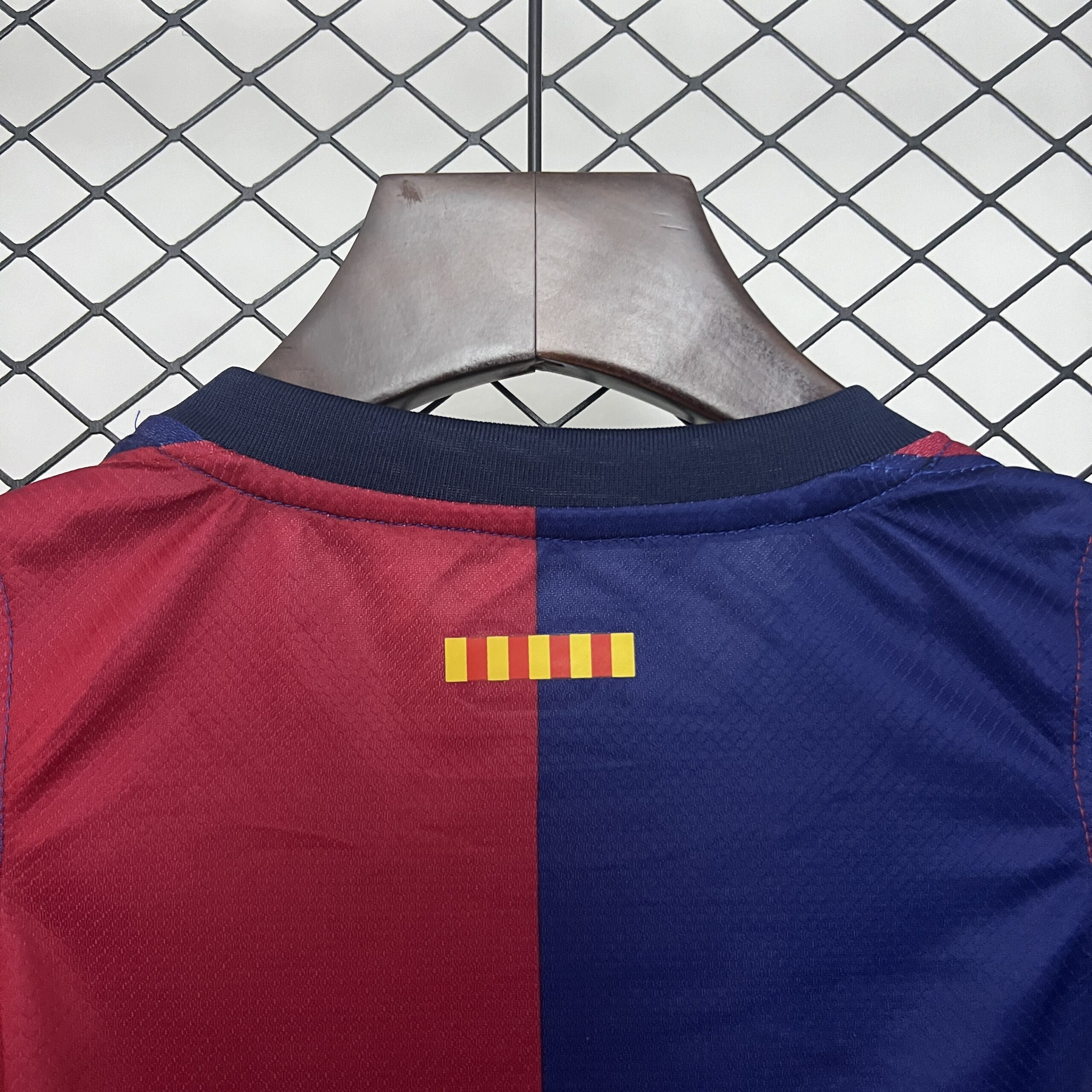 24/25 kids Barcelona home size 16-28 - Image 8