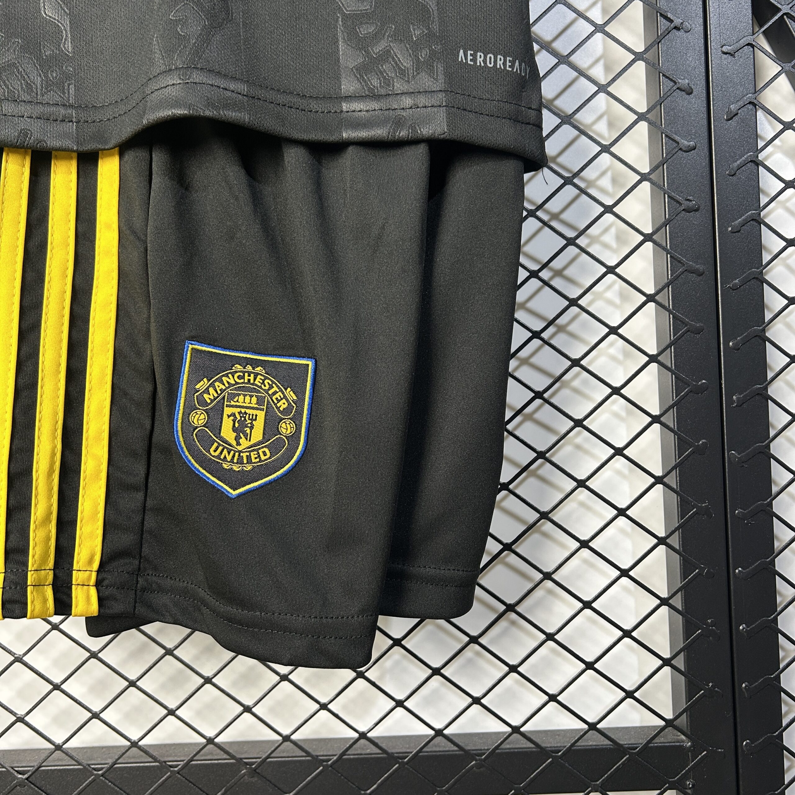 25/26 kids M-U third away size 16-28 - Image 6