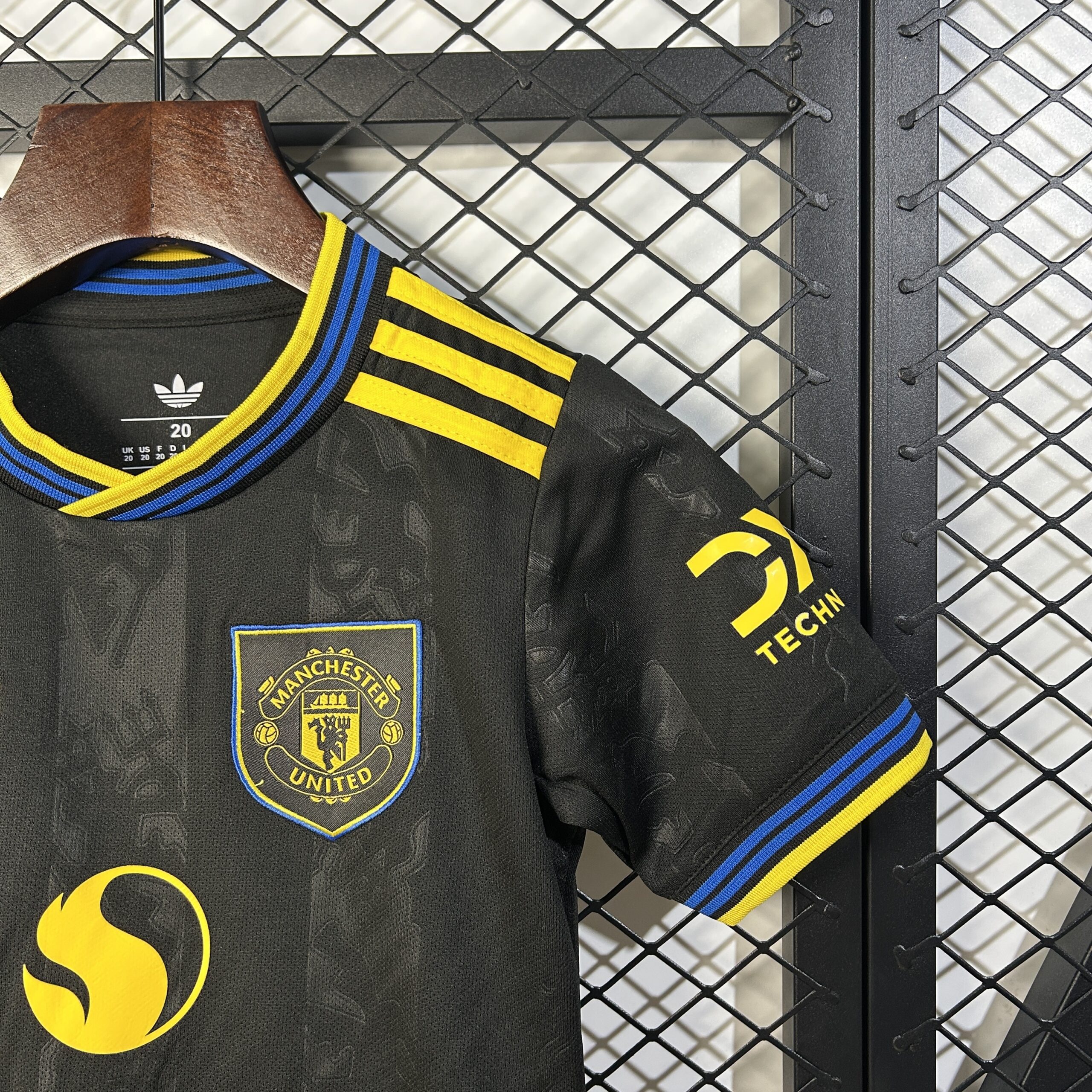 25/26 kids M-U third away size 16-28 - Image 7