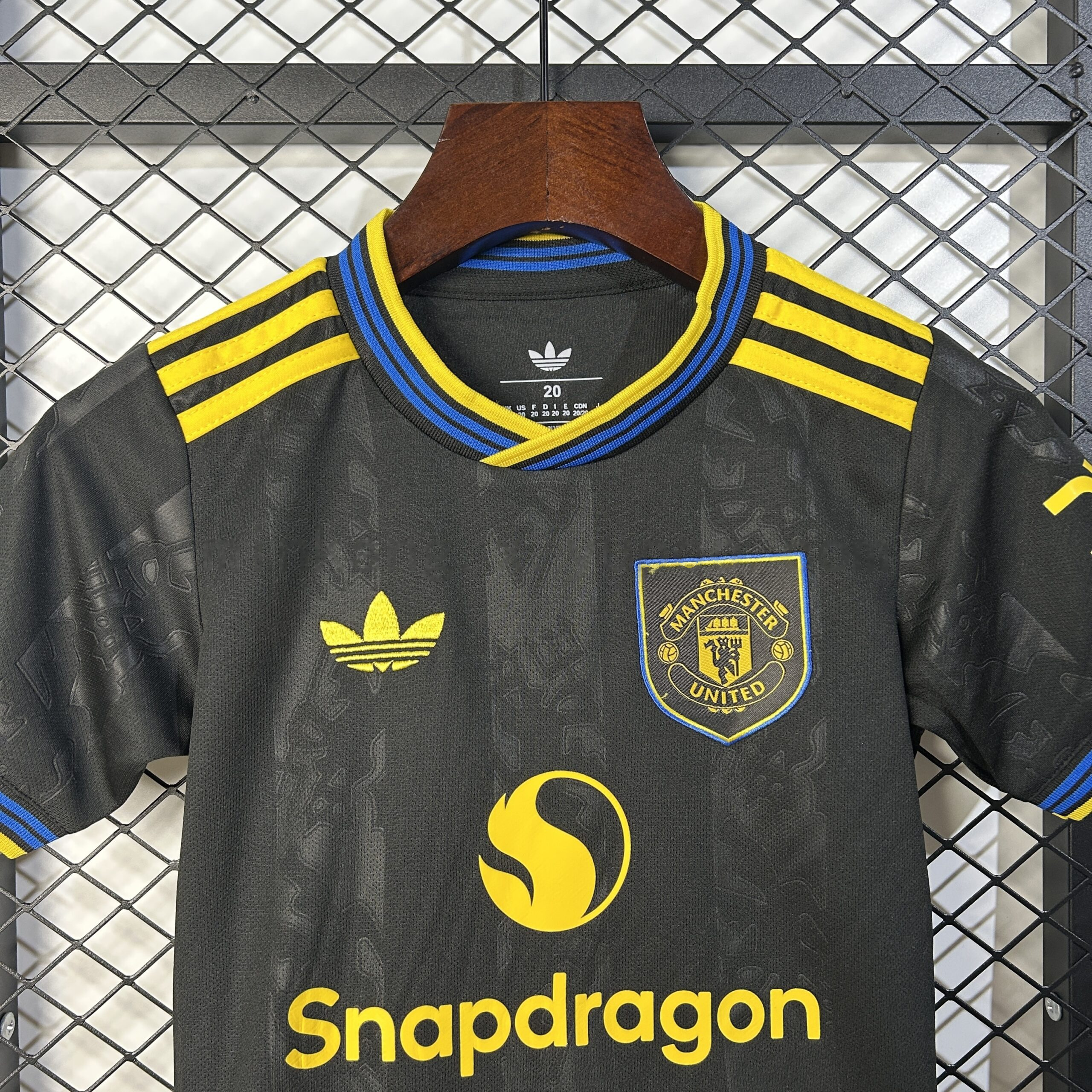 25/26 kids M-U third away size 16-28 - Image 2