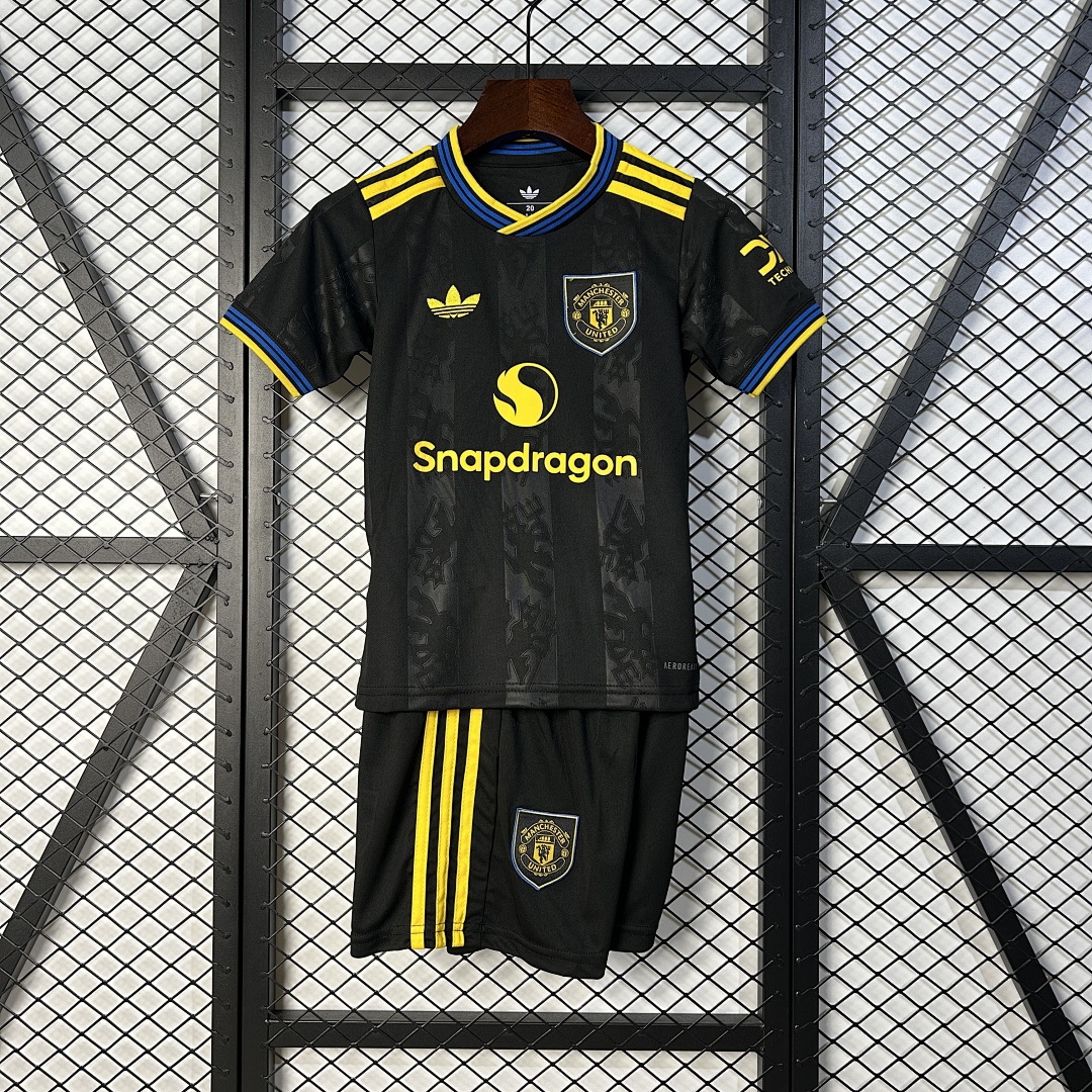 25/26 kids M-U third away size 16-28