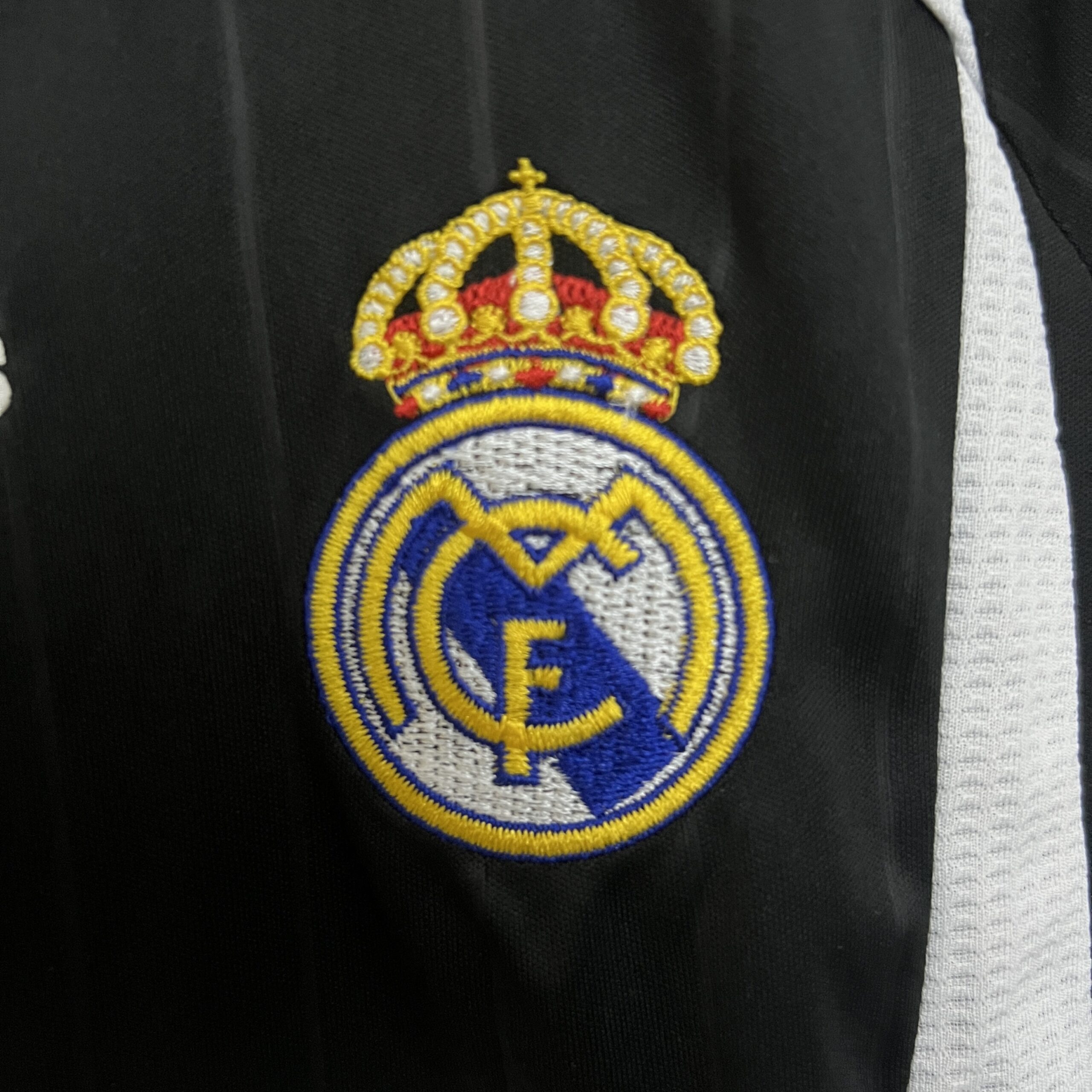 kids Real Madrid 06/07 away size: 16-28 - Image 6