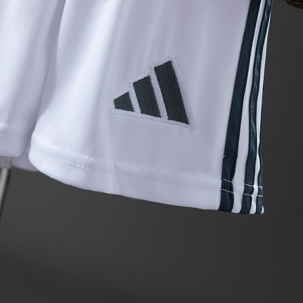 25/26 kids Bayern Munich Away size: 16-28 - Image 2