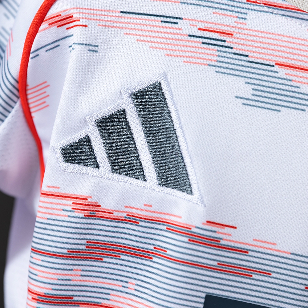 25/26 kids Bayern Munich Away size: 16-28 - Image 5