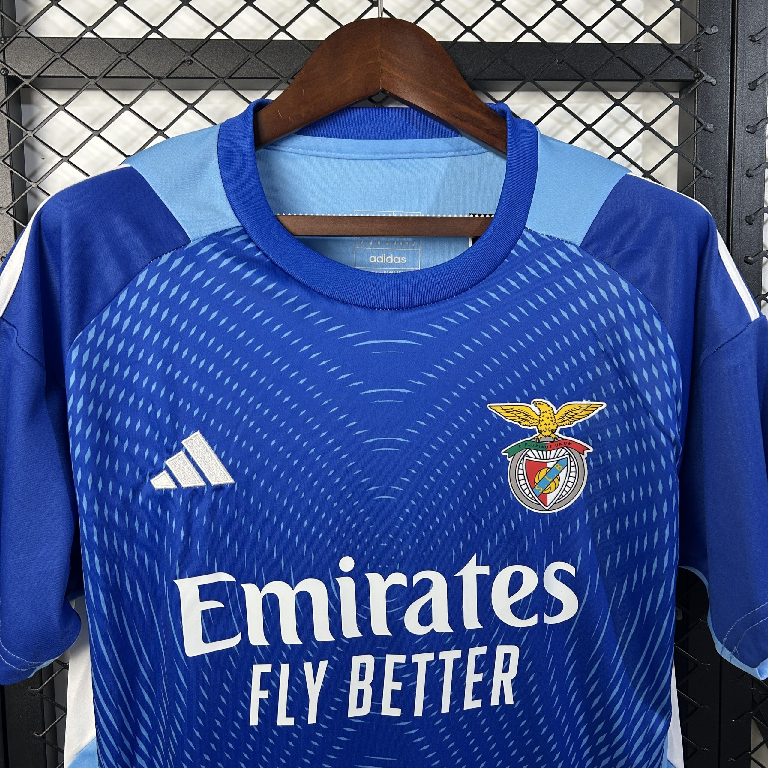 25/26 Benfica training goalkeeper S-XXL - Image 2