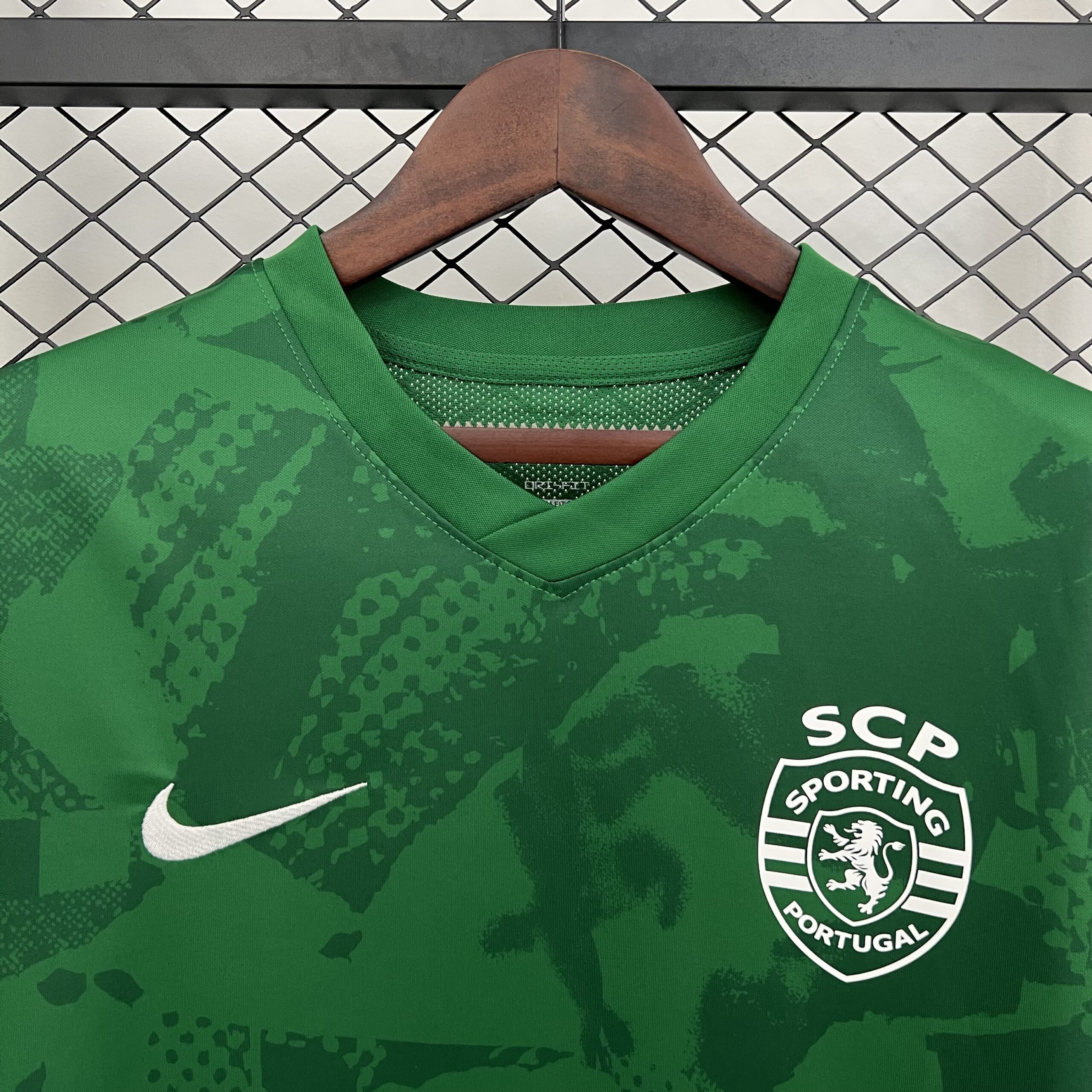 25/26 Sporting Lisbon Training Jersey S-4XL - Image 7