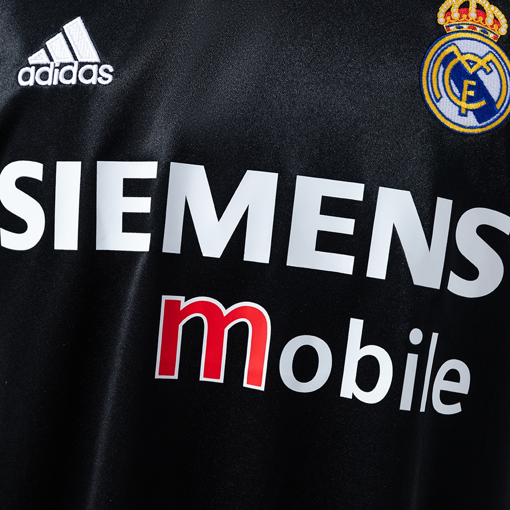 Real Madrid 04/05 Third away Retro Jersey S-XXL - Image 6