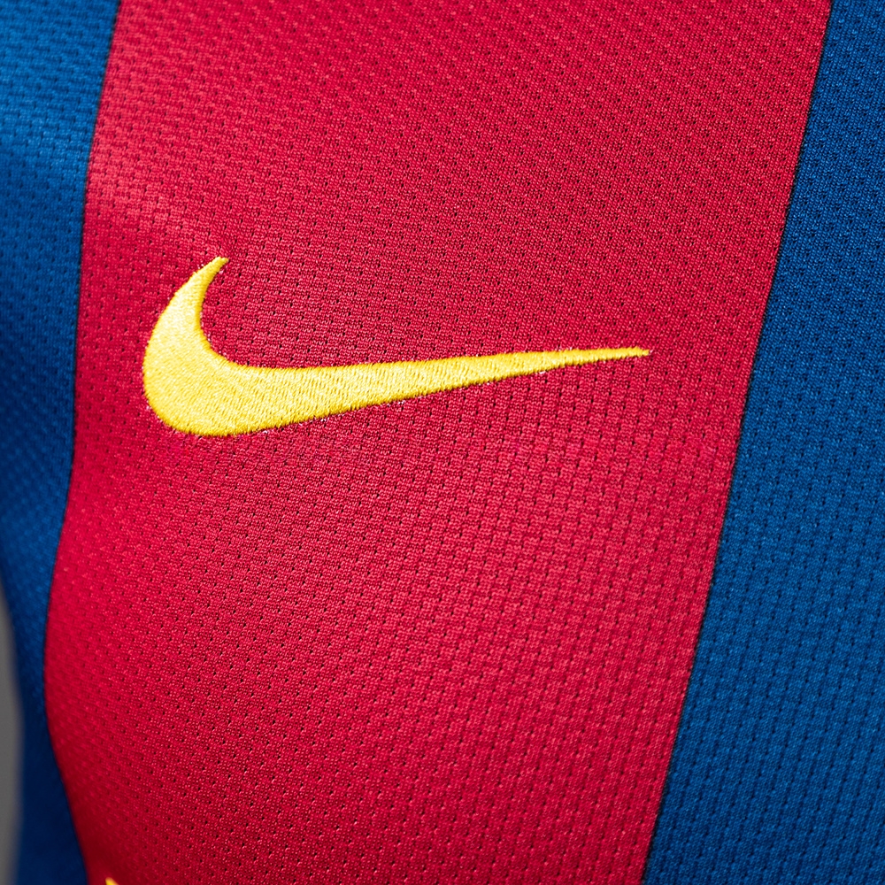 Barcelona 10/11 Home Long Sleeve Player Version Retro Jersey S-3XL - Image 4