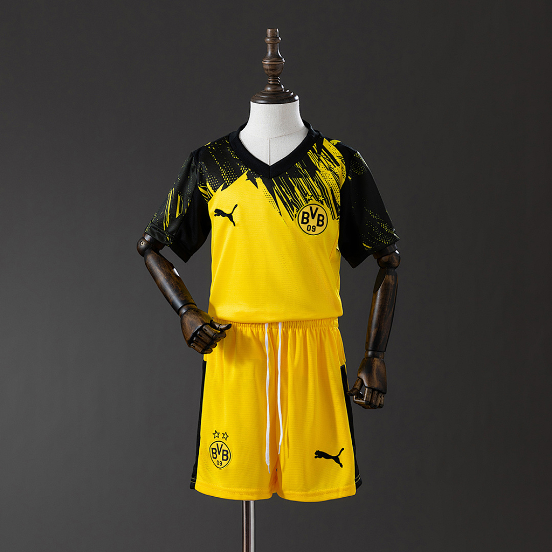 25/26 kids Dortmund home size: 16-28