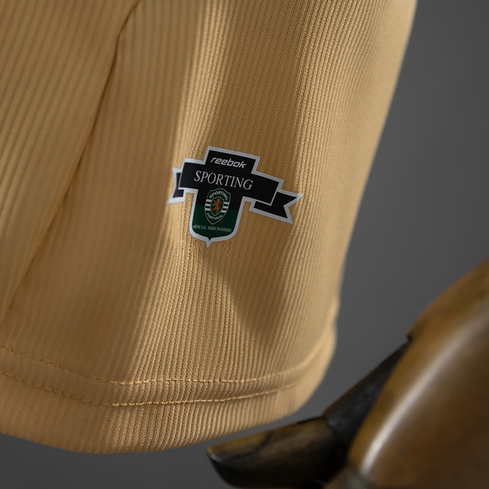 Sporting Lisbon 03/04 Away Retro Jersey S-XXL - Image 3