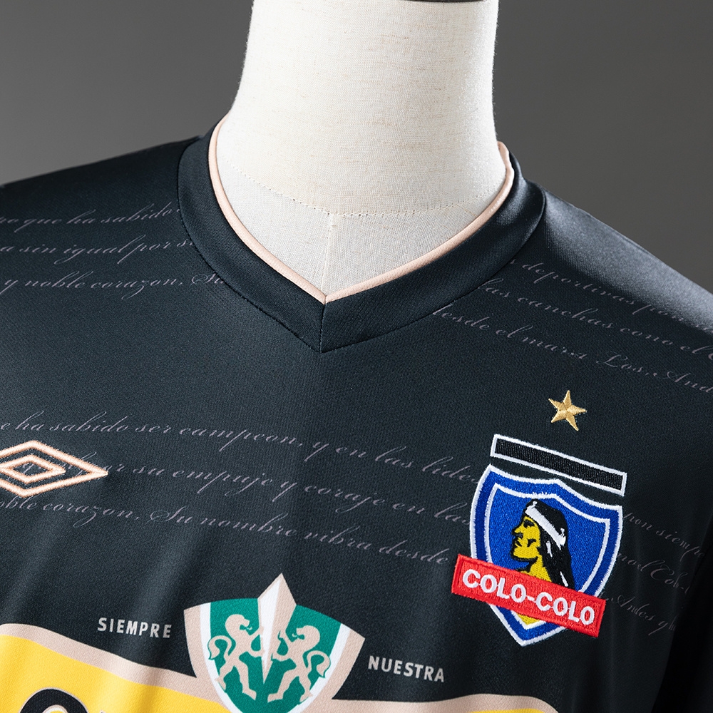 Colo Colo 2011 Away Jersey S-XXL - Image 6