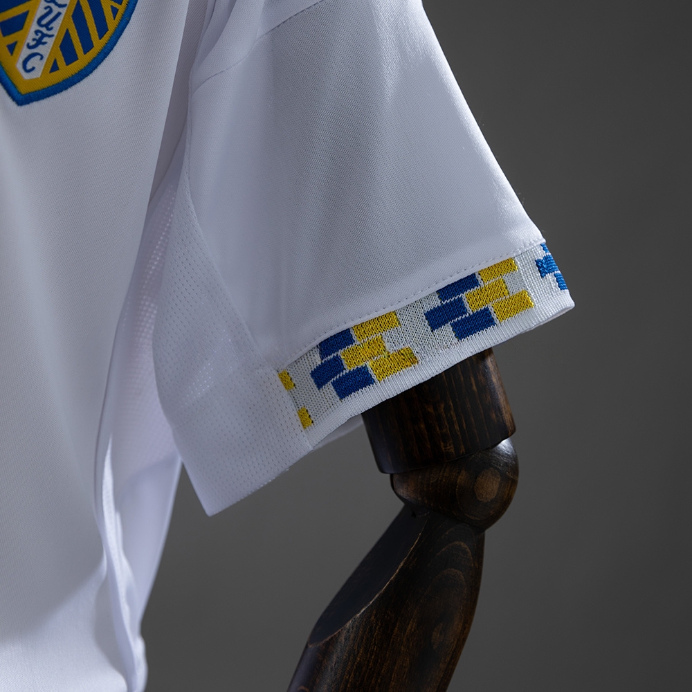 Leeds United 25/26 Home Kids Kit Jersey Size 16-28 - Image 5