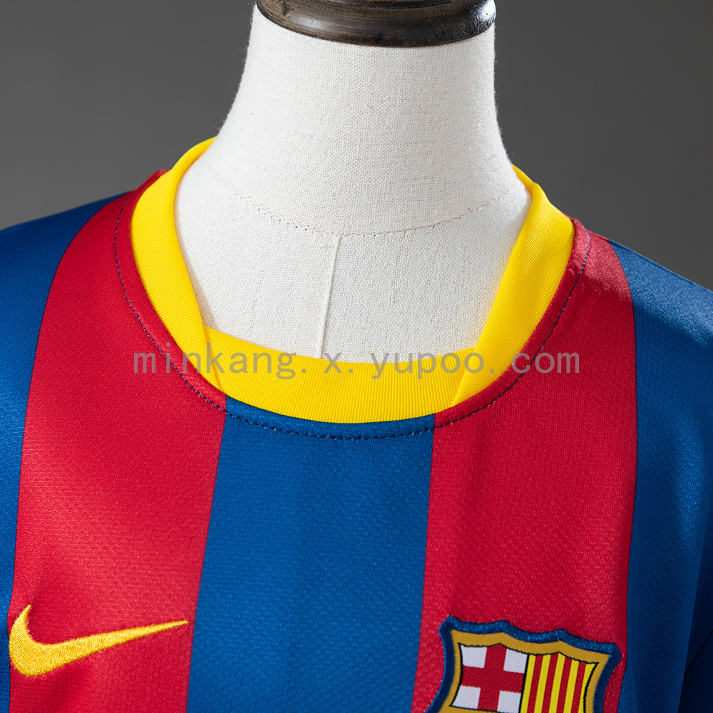 Barcelona 10/11 Home Retro Kids Kit Jersey Size 16-28 - Image 9