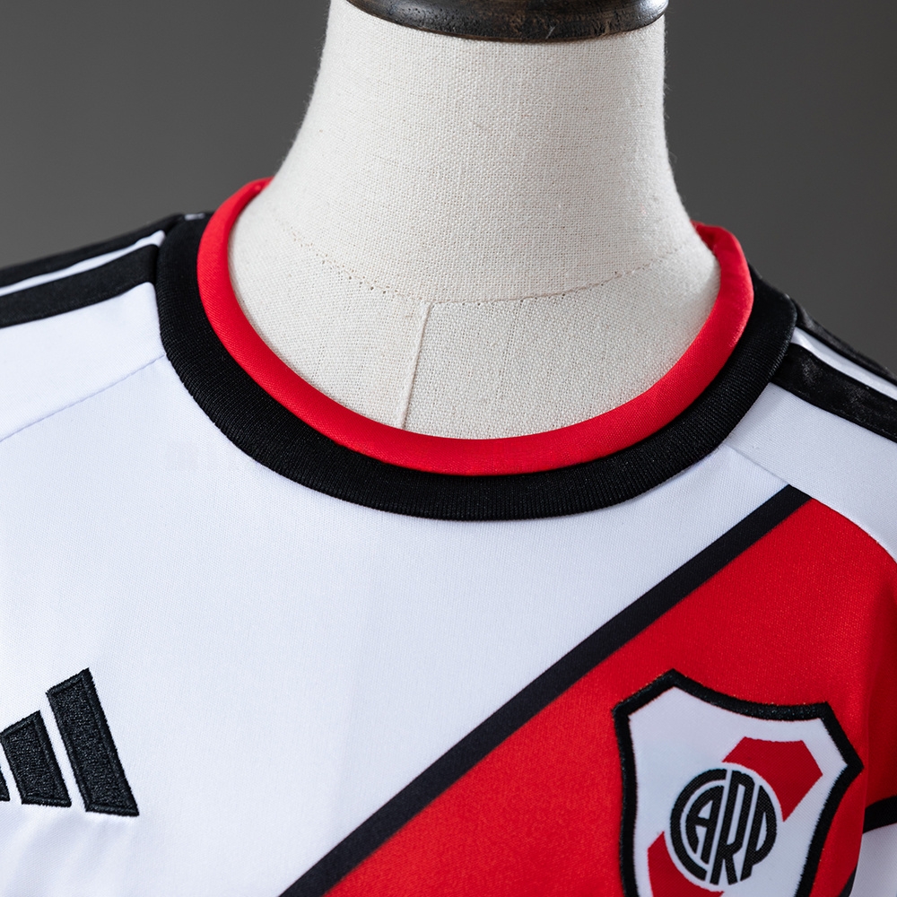 River Plate 26/27 Home Kids Kit Jersey Size:16-28 - Image 8