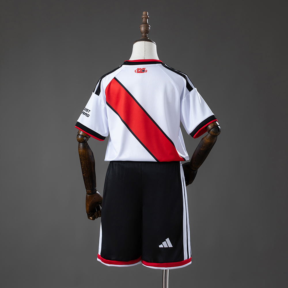 River Plate 26/27 Home Kids Kit Jersey Size:16-28 - Image 2