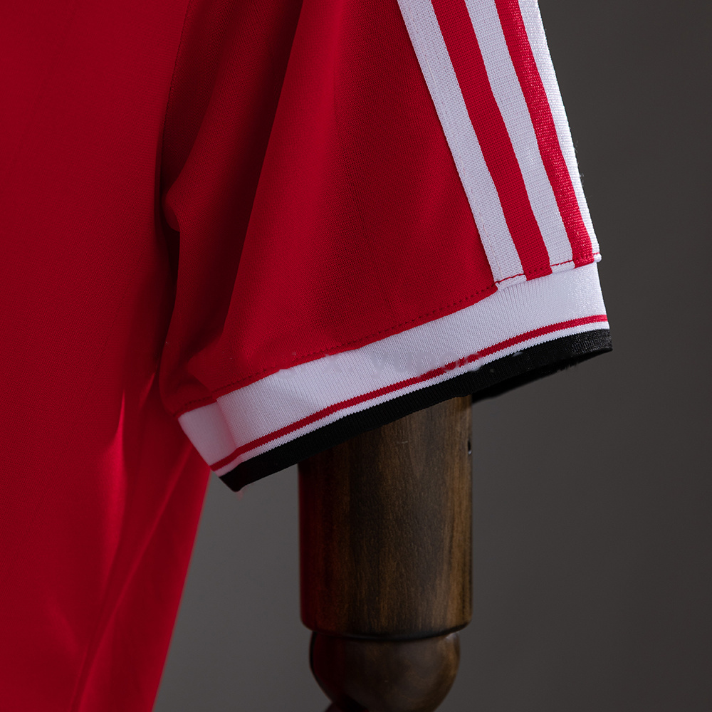 Retro 83/84 M-U home S-XXL - Image 2